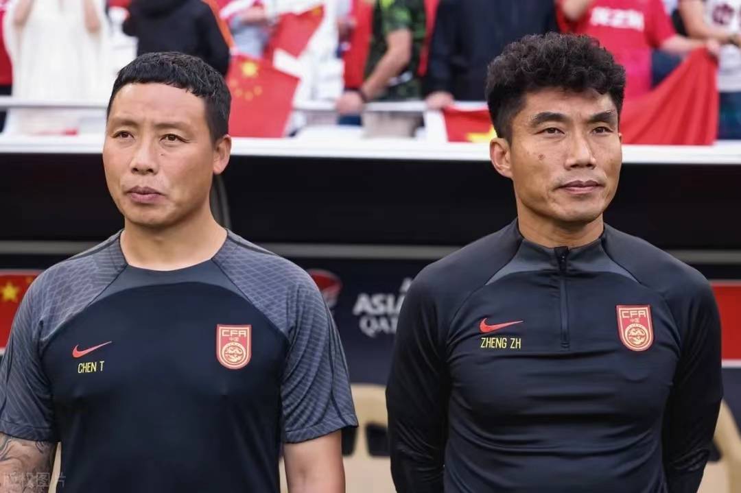 国足队史唯一一次！体坛：霍顿下课有十五六名国脚站出来公开反对