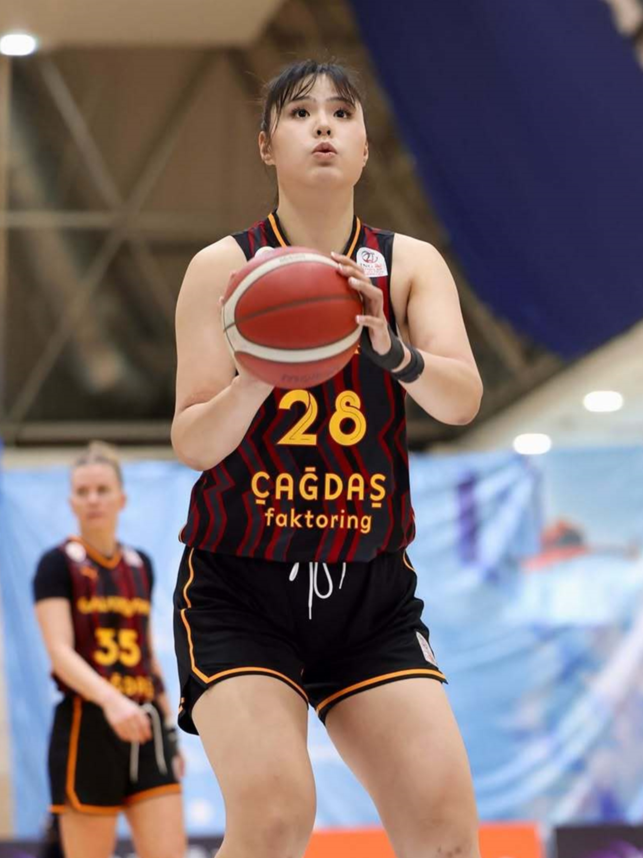 包含19分12篮板！李月汝取得WNBA生涯首次两双的词条